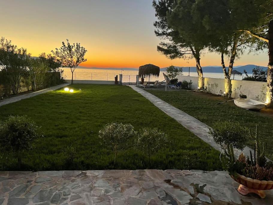 Pampas Seafront Villa, 6 Bedrooms, North Evvoia Kanatádhika Esterno foto